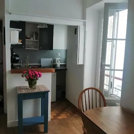 Charming In Near The Eiffel Tower * Париж