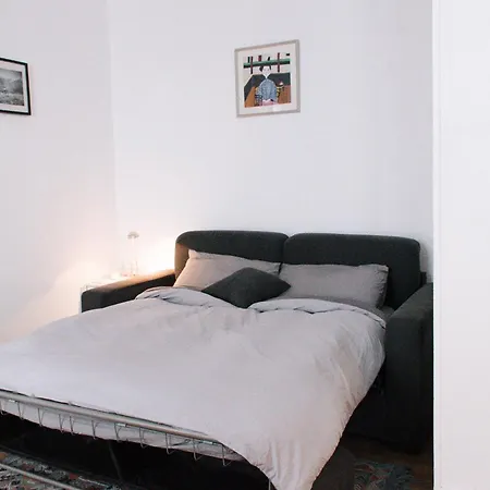 Charming In Near The Eiffel Tower