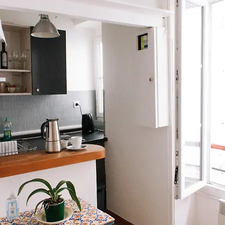 Charming In Near The Eiffel Tower Apartment