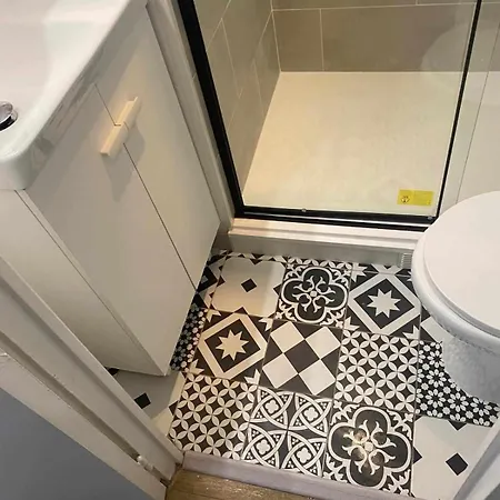 Charming In Near The Eiffel Tower