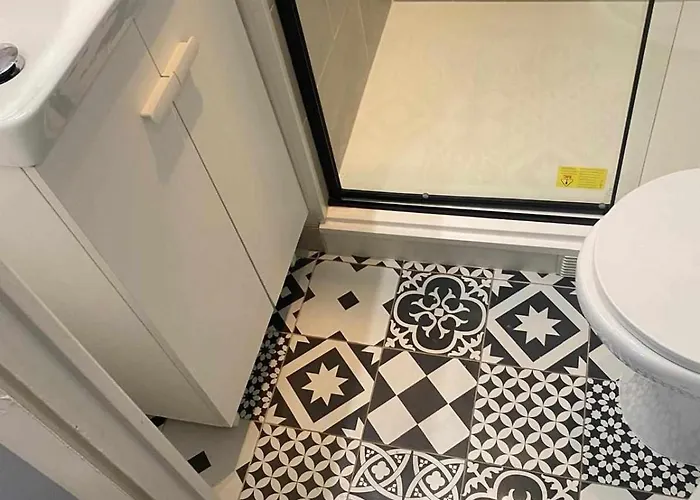 Charming In Near The Eiffel Tower