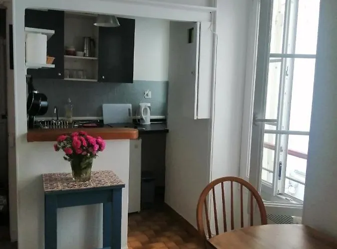 Charming In Near The Eiffel Tower * باريس